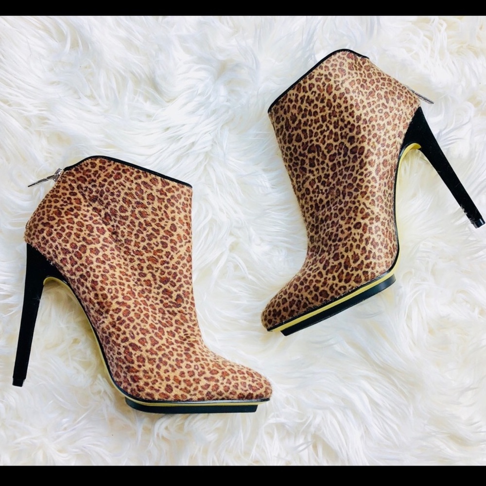 MICHAEL ANTONIO LEOPARD ANKLE BOOTS♥️